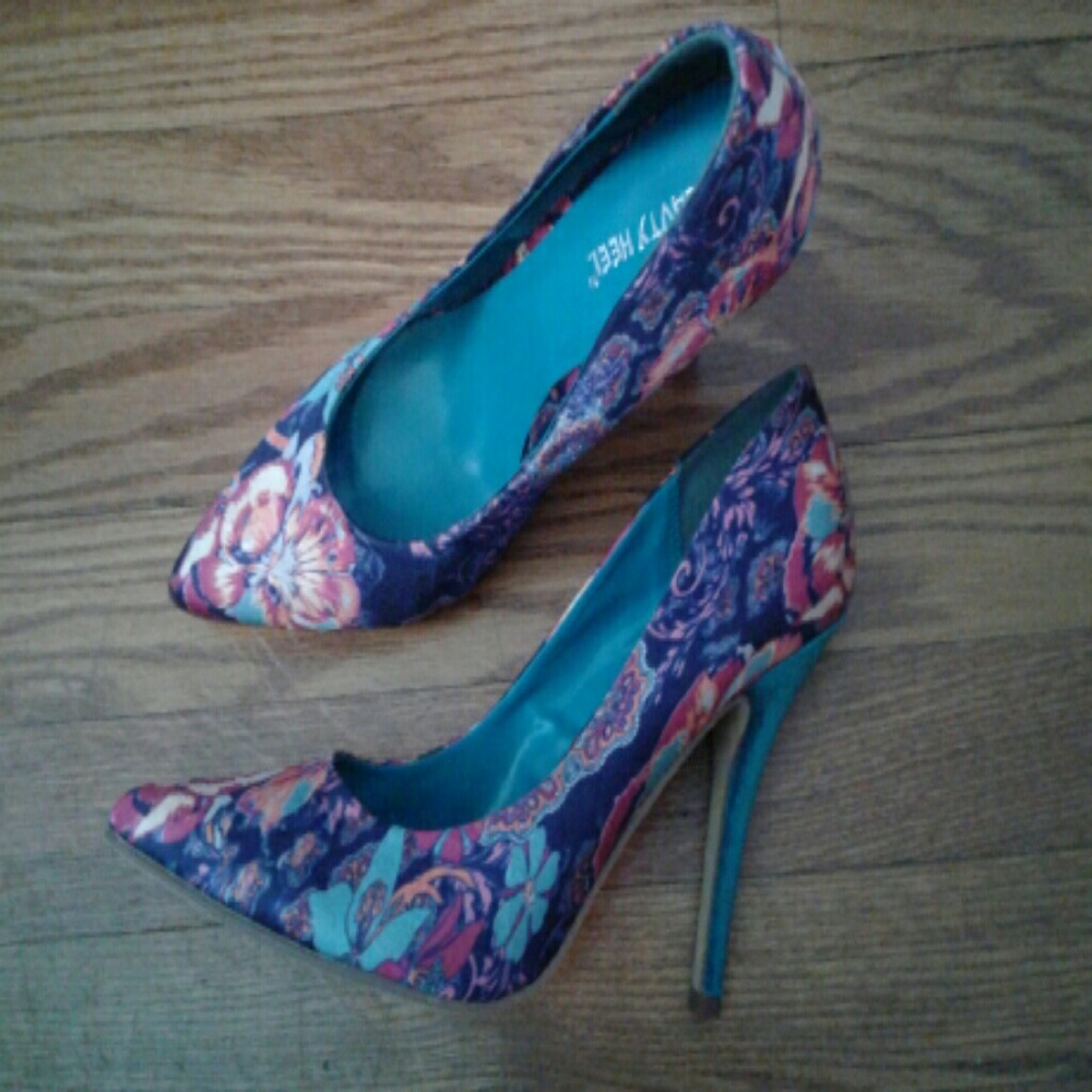 Shoes: high heels